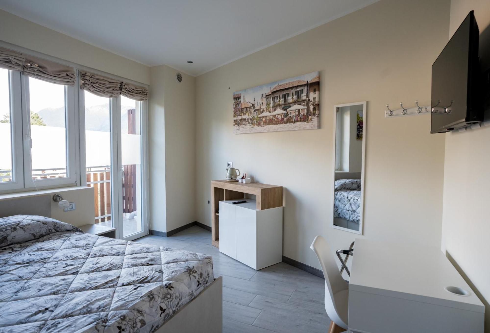 Residence Villa Eli โกโม ภายนอก รูปภาพ