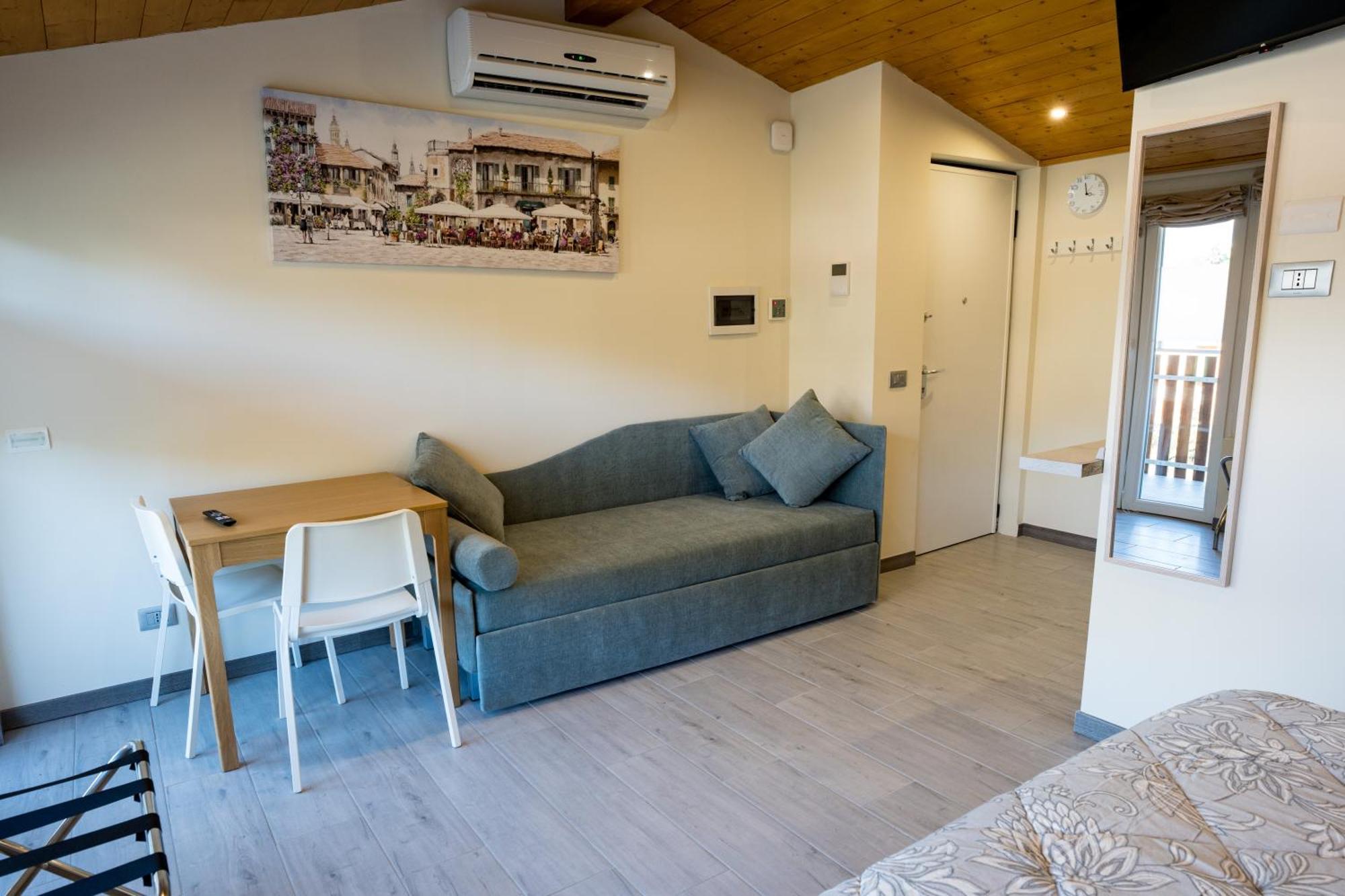 Residence Villa Eli โกโม ภายนอก รูปภาพ