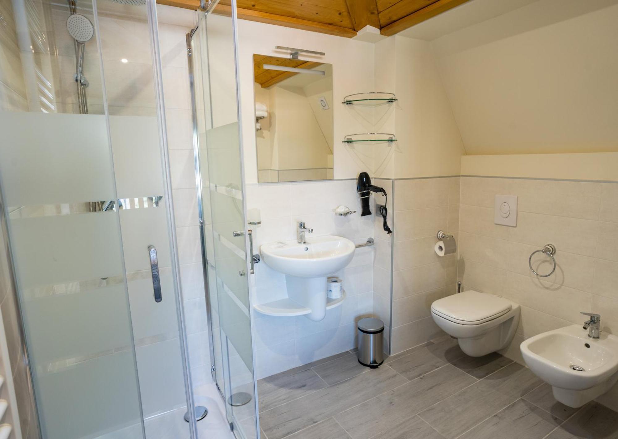 Residence Villa Eli โกโม ภายนอก รูปภาพ