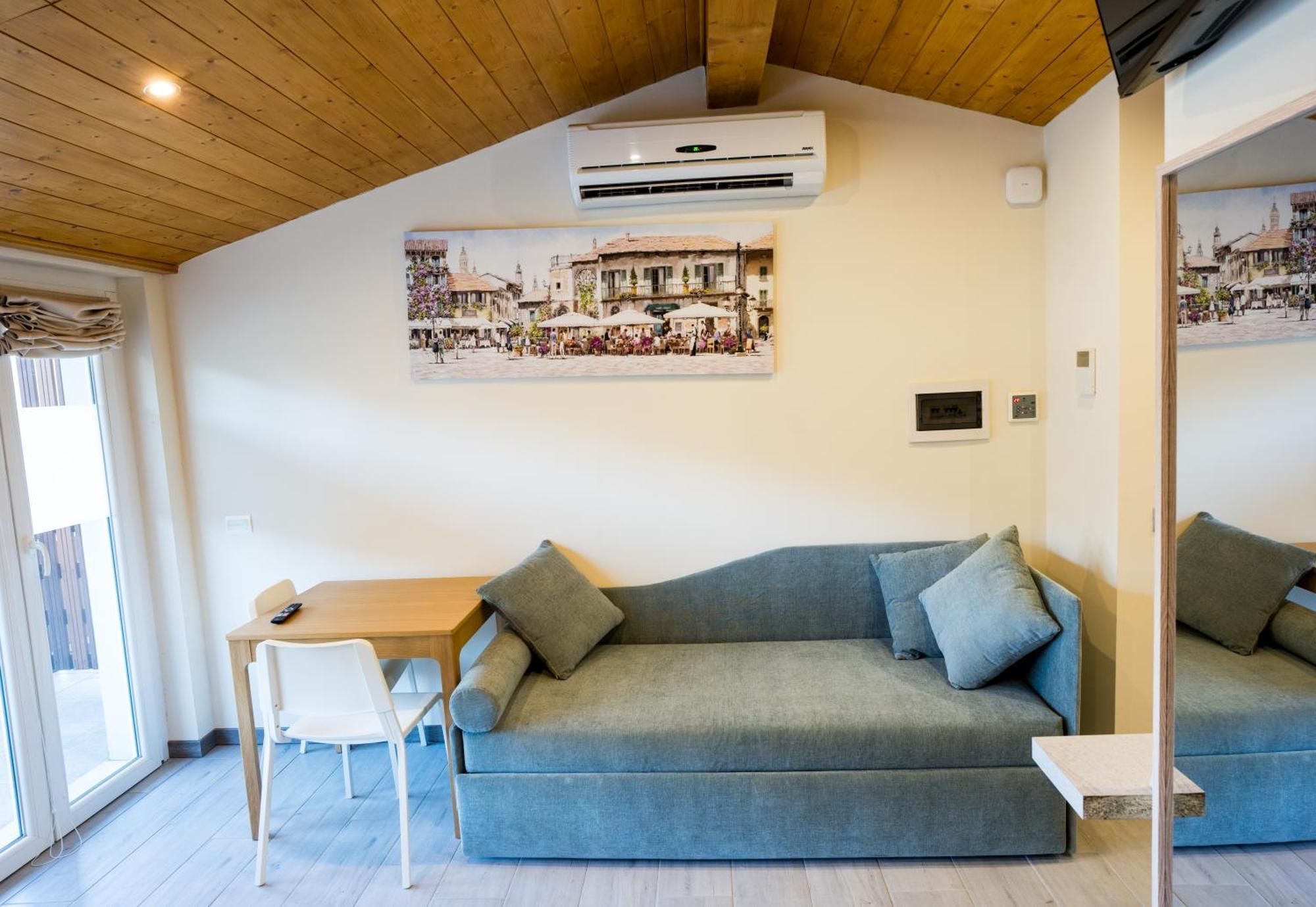 Residence Villa Eli โกโม ภายนอก รูปภาพ